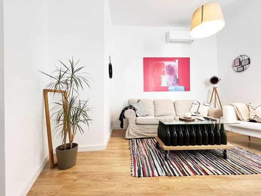 Aym Places Buen Viaje Parking Incluido Apartamento Sevilla
